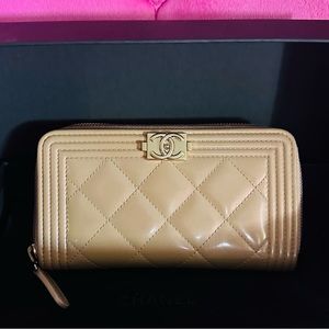 CHANEL Iridescent Quilted Patent leather Zip Around Wallet